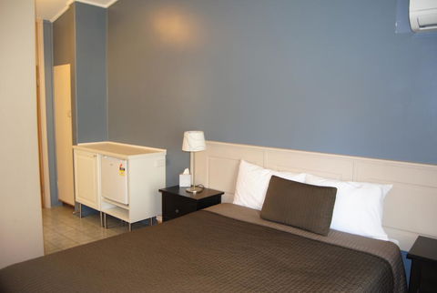 Airlie House Motor Inn - VIC Tourism 3