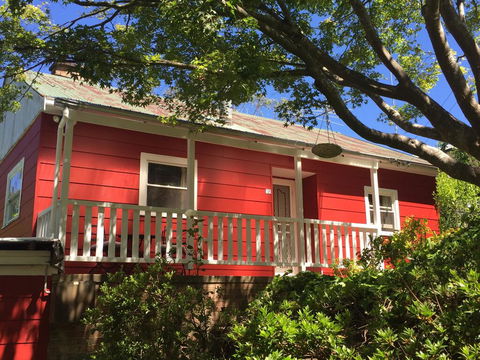 Akarana Cottage - VIC Tourism 0