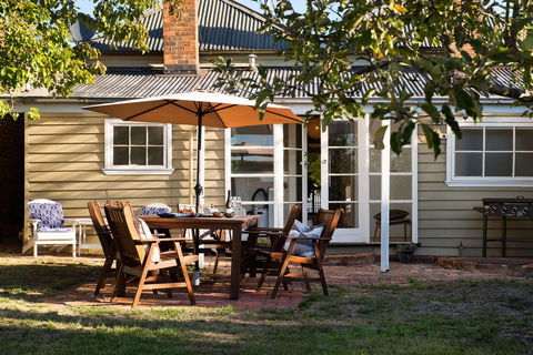 Albert Cottage - VIC Tourism 3