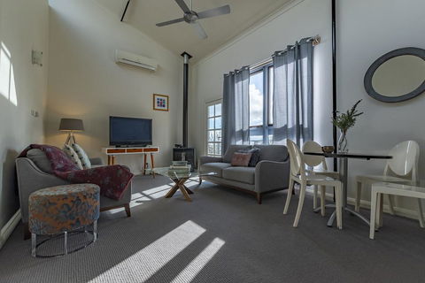 Albert Guest House And Mills Spa Suites - VIC Tourism 2