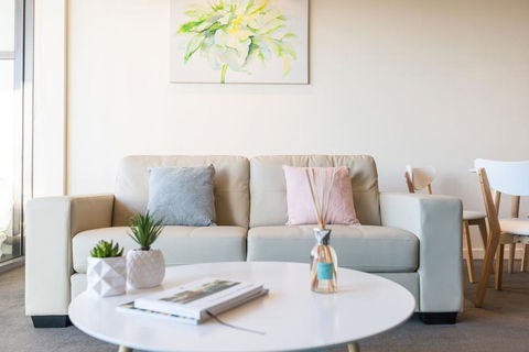Albert Park City View Stylish 1 Bedroom Apartment - VIC Tourism 2
