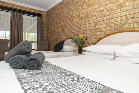 Albert Park Motor Inn - VIC Tourism 3