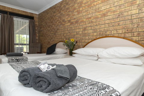 Albert Park Motor Inn - VIC Tourism 2