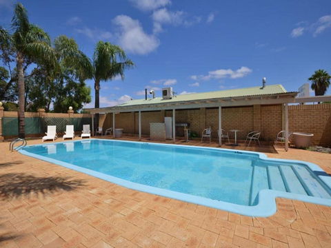 Albion Hotel - VIC Tourism 0