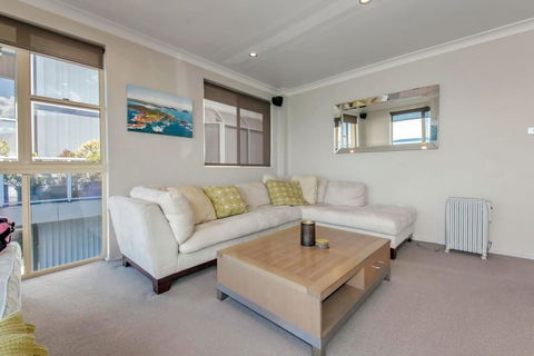 Alcheringa Unit 3 & 4, 32 Sandy Point Road - VIC Tourism 1