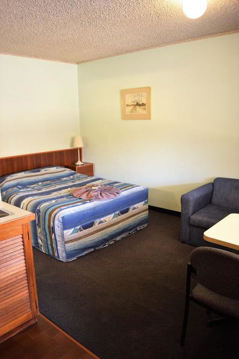 Alkira Motel - VIC Tourism 3