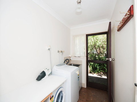 All Decked Out - Pet Friendly - VIC Tourism 2