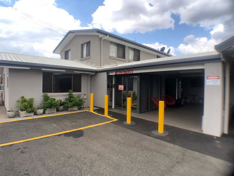 Allan Cunningham Motel - VIC Tourism 0