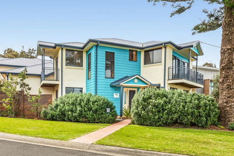 Allure - On Seven Mile Beach Gerroa - VIC Tourism 1