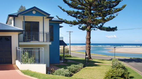Allure - On Seven Mile Beach Gerroa - VIC Tourism 0
