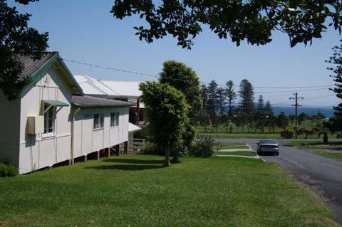 Almare, 7 Gowing Street - VIC Tourism 1