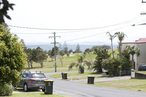 Almare, 7 Gowing Street - VIC Tourism 0