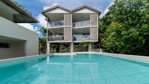Alpha 8 On Waterson - Airlie Beach - VIC Tourism 0