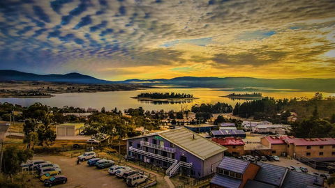 Alpine Resort Motel - VIC Tourism 0