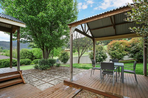 Alpine Vista - Short Walk To Town Centre - VIC Tourism 1