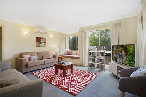 Alpine Vista - Short Walk To Town Centre - VIC Tourism 3