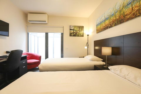 Alston Apartments Hotel - VIC Tourism 0