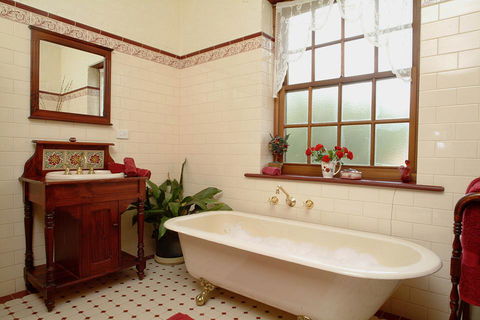 Amanda's Cottage 1899 - VIC Tourism 1