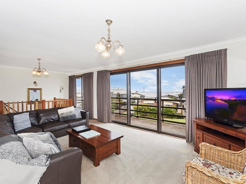 AMBIENCE BY THE SEA - VIC Tourism 3