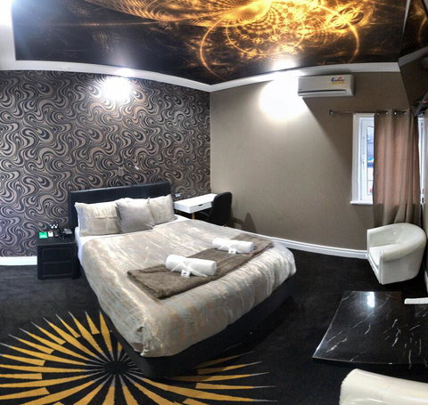 Amelia Boutique Hotel - VIC Tourism 3