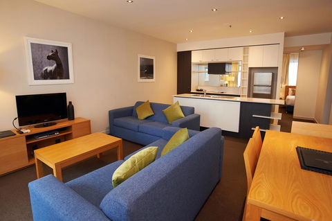 Amity Apartment Hotels - VIC Tourism 1