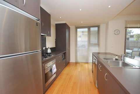 Anderson Townhouse 2-39 - VIC Tourism 3