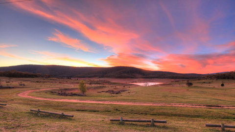 Anglers Reach Lakeside Village - VIC Tourism 0