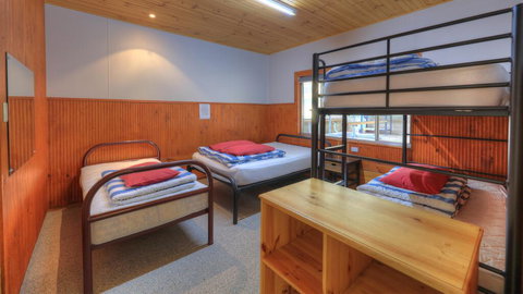 Anglers Reach Lakeside Village - VIC Tourism 1