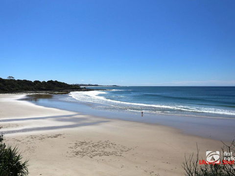 Angourie Blue 1 - Great Ocean Views - Surfing Beaches - VIC Tourism 3