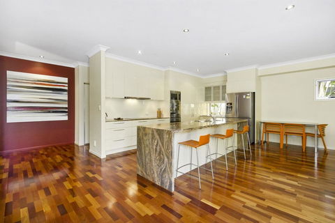 ANGOURIE HOUSE - SALT VILLAGE - VIC Tourism 2