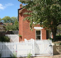 Annies Garden Cottage - VIC Tourism