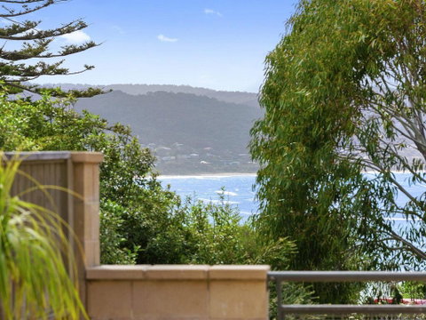 APARTMENT 23 PACIFIC APARTMENTS - Sit On The Deck And Soak In The View - VIC Tourism 0