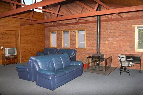 Apollo Bay Backpackers Lodge - VIC Tourism 1