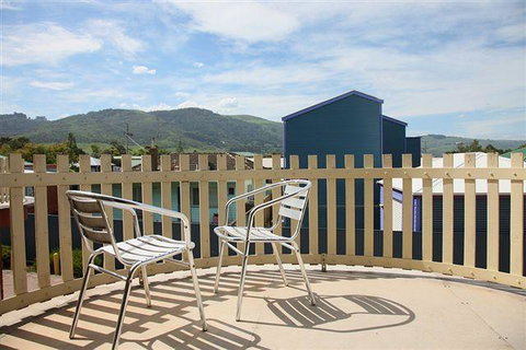 Apollo Bay Backpackers Lodge - VIC Tourism 0