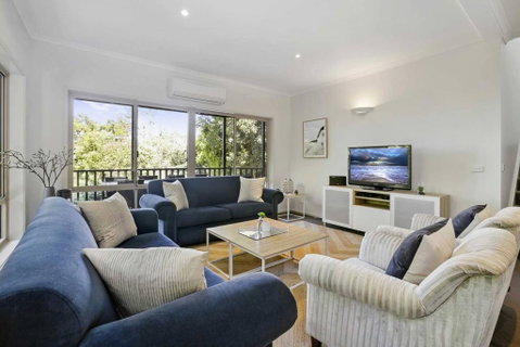 APOLLO BAY HOLIDAY HOUSE - Walk To Beach + Wifi - VIC Tourism 0