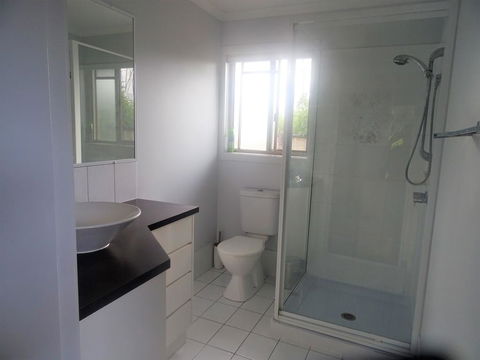 Apurla Hervey Bay - Located At The Point - VIC Tourism 3