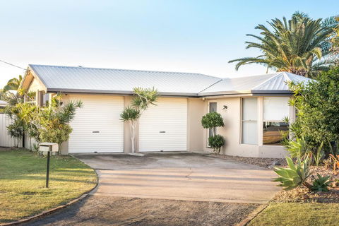 Apurla Hervey Bay - Located At The Point - VIC Tourism 2