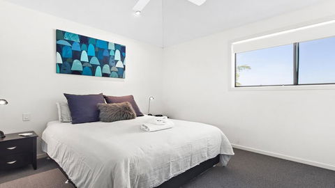 Aqua On Fletcher Street - VIC Tourism 1
