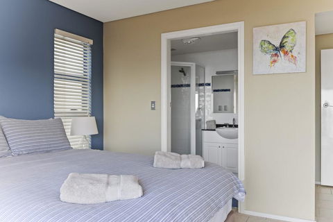 Aqua Shores Award Winning Apartment - VIC Tourism 3