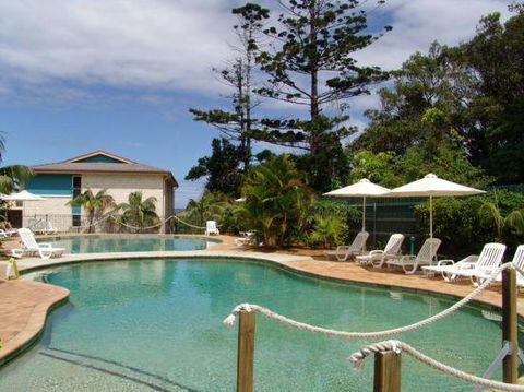 Aqualuna Apartments - VIC Tourism 0