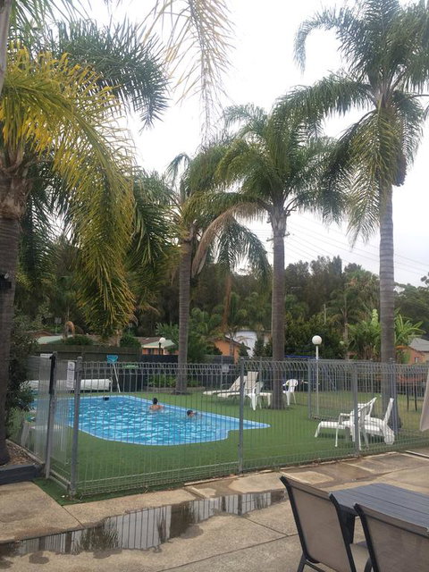 Aquarius Holiday Apartments - VIC Tourism 0