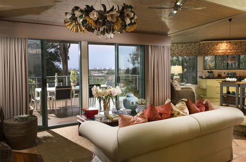 Arabella Guesthouse - VIC Tourism 3