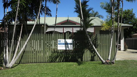 Arcadia Gardens 1/44 McCabe CRescent - VIC Tourism 3
