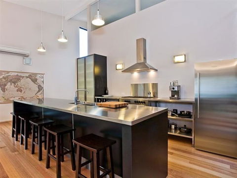 Architecturally Designed Beach House - VIC Tourism 1