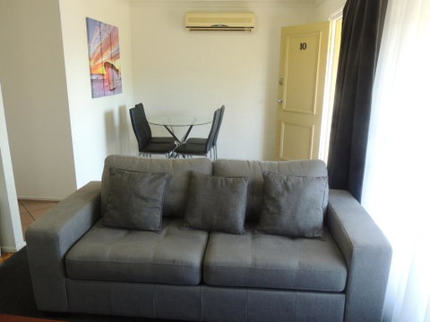 Argyle Terrace Motor Inn - VIC Tourism 1