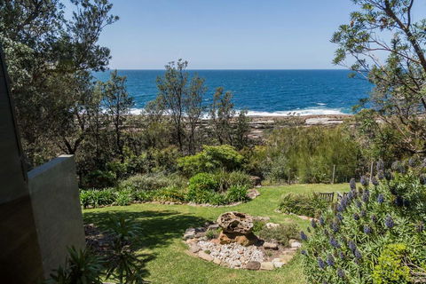 ARGYLL MOLLYMOOK - Absolute Waterfront - VIC Tourism 1