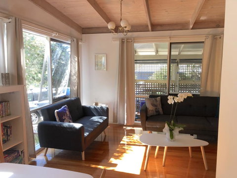 Ariel's Beach House - VIC Tourism 1