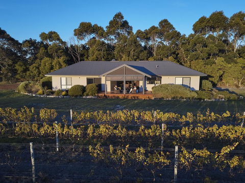 Arimia Estate Guesthouse - VIC Tourism 0