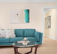 Art Deco apartment steps from harbour and beach - VIC Tourism