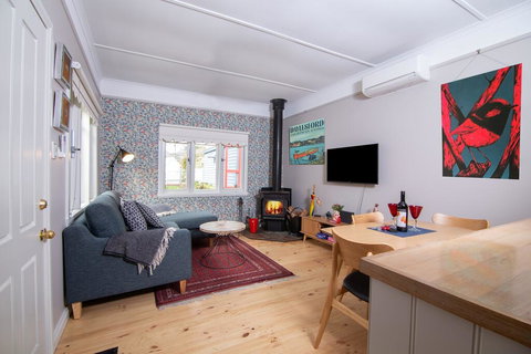 Artisan Retreat - VIC Tourism 1